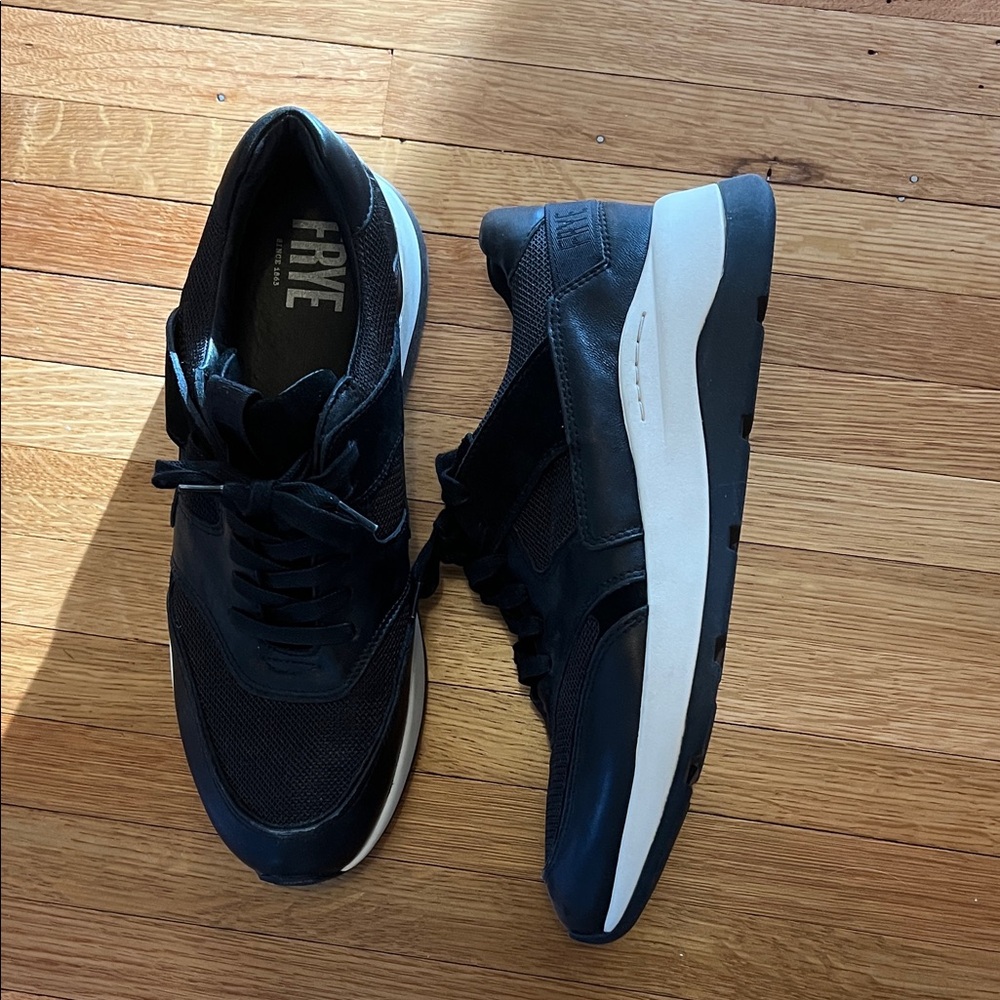 NEW NWOB Frye Women Sneaker Black Athletic Shoe Lounge Casual Cream Trim Moto